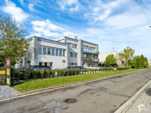 Pronájem bytu 1+kk, Lázně Bohdaneč, Družstevní, 32 m2