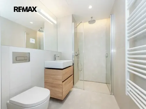 Pronájem bytu 2+kk, Praha - Radlice, U Komína, 41 m2