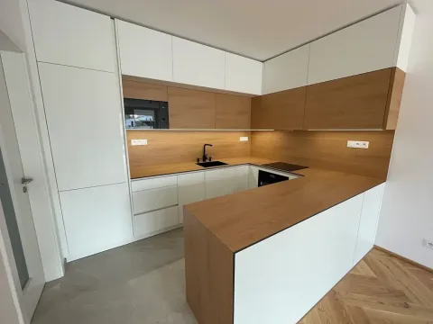 Pronájem bytu 2+kk, Brno, Poděbradova, 77 m2