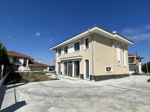 Prodej rodinného domu, Pomorie, Bulharsko, 220 m2